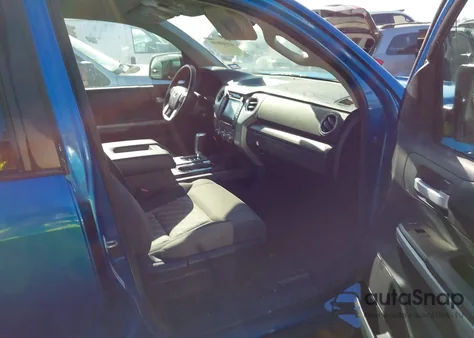 2018 Toyota Tundra Sr5 5.7L V8 из США, поврежденный, VIN 5TFEY5F16JX240769